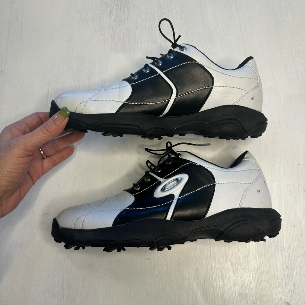 Oakley Men’s Golf Shoes Black & White Leather Cleated – Size 8.5 - Picture 3 of 9